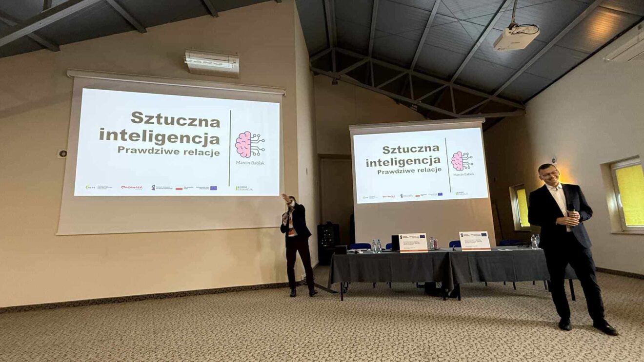 Wystąpienie podczas spotkania sieciującego - dwie osoby.